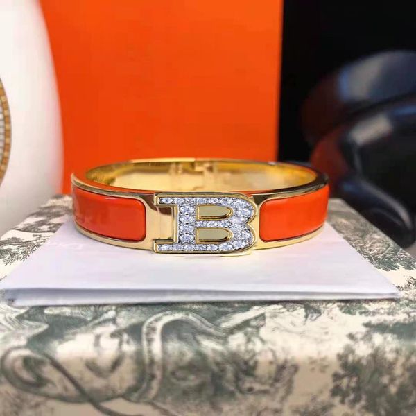 2021 classic women luxury designer jewelry bracelets stainless steel 12mm h bracelet enamel ladies wedding bangle with box high quality, Golden;silver
2021 classic women luxury designer jewelry bracelets stainless steel 12mm h bracelet enamel ladies wedding bangle with box high quality, Golden;silver