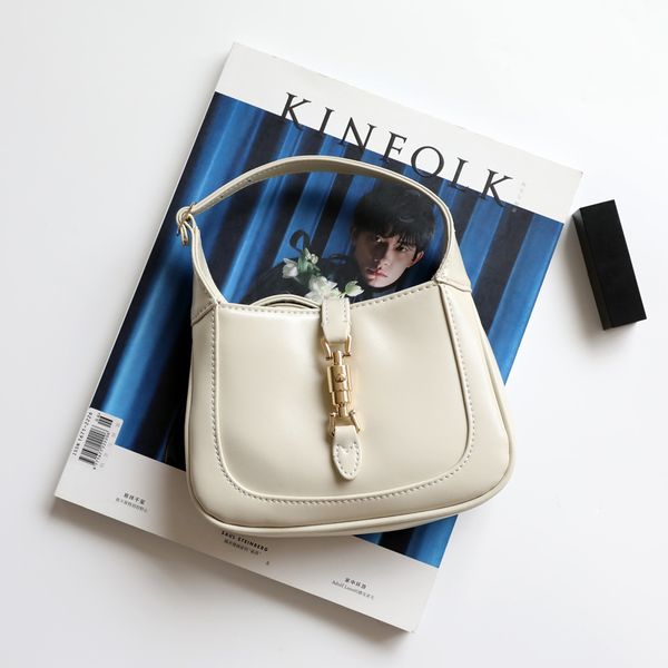 luxury handbags 2021 new fashion 1961 jackie saddle french underarm niche buckle u21c 0cj1, Red;black
luxury handbags 2021 new fashion 1961 jackie saddle french underarm niche buckle u21c 0cj1, Red;black