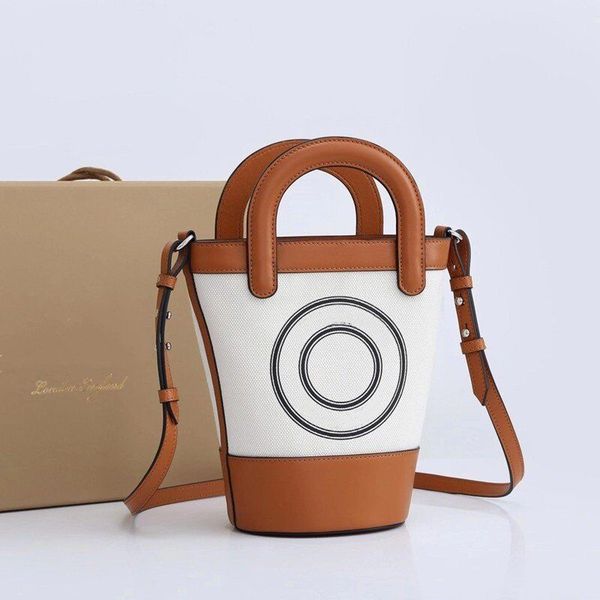 2021 handbags for women crossbody bucket bag high-capacity tote bags equestrian style contrast leather edge design handbag size:31*26*13
2021 handbags for women crossbody bucket bag high-capacity tote bags equestrian style contrast leather edge design handbag size:31*26*13