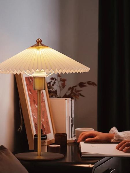table lamps bedroom bedside lamp mild luxury retro modern nordic simple american master decorative pleated umbrella-shaped
table lamps bedroom bedside lamp mild luxury retro modern nordic simple american master decorative pleated umbrella-shaped