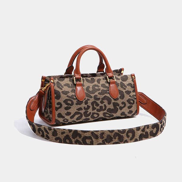 bags handbag hands women's 2021 autumn and winter fashion single shoulder messenger bag large capacity simple leopard print, Black;red
bags handbag hands women's 2021 autumn and winter fashion single shoulder messenger bag large capacity simple leopard print, Black;red