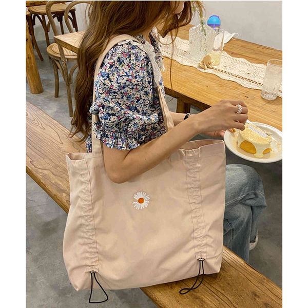 korean net red daisy canvas tote bag literary girl one shoulder handbag bag, Black;red
korean net red daisy canvas tote bag literary girl one shoulder handbag bag, Black;red