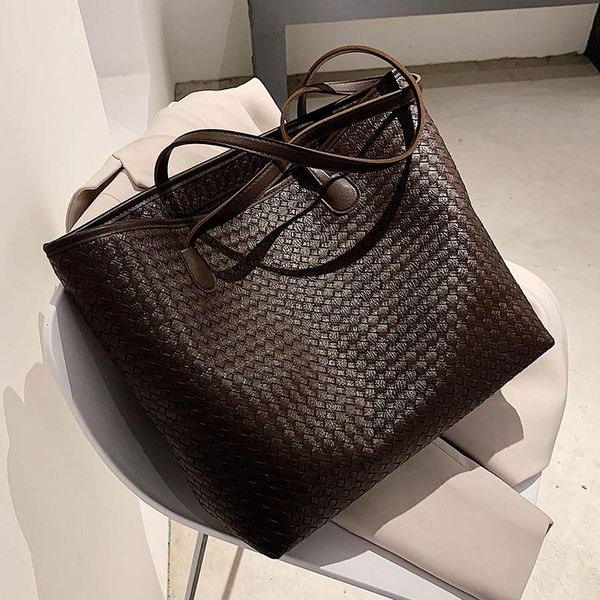 evening bags women luxury woven pu leather black big tote handbag for female soft causal large capacity shoulder bag
evening bags women luxury woven pu leather black big tote handbag for female soft causal large capacity shoulder bag