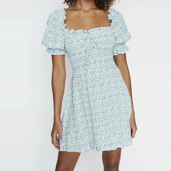 casual dresses 2021 chiffon floral short sleeve square collar women dress ruffle lace up high waist a-line vestidos, Black;gray
casual dresses 2021 chiffon floral short sleeve square collar women dress ruffle lace up high waist a-line vestidos, Black;gray