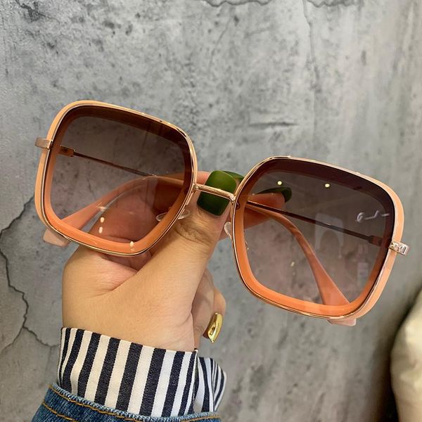sunglasses 2021 retro pink box personality fashion all-match men women anti-ultraviolet driving seaside, White;black
sunglasses 2021 retro pink box personality fashion all-match men women anti-ultraviolet driving seaside, White;black
