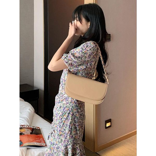 cross body bag women's early spring fashion woven armpit french niche cowhide single shoulder messenger women
cross body bag women's early spring fashion woven armpit french niche cowhide single shoulder messenger women