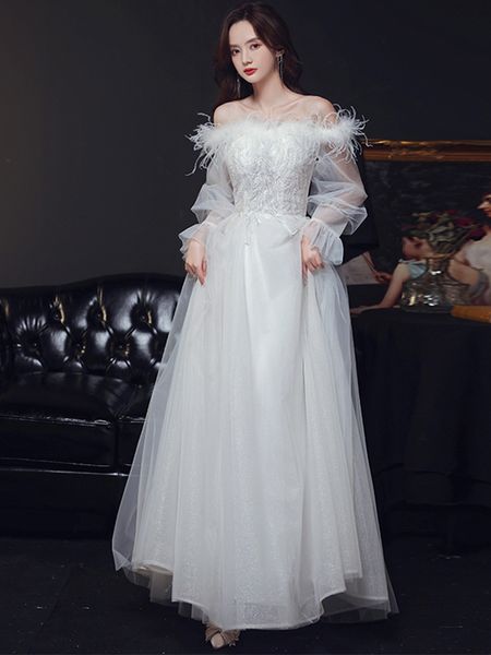 elegant white feather strapless off shoulder female banquet dress classic backless long sleeve a line prom party gown evening, Black;red
elegant white feather strapless off shoulder female banquet dress classic backless long sleeve a line prom party gown evening, Black;red