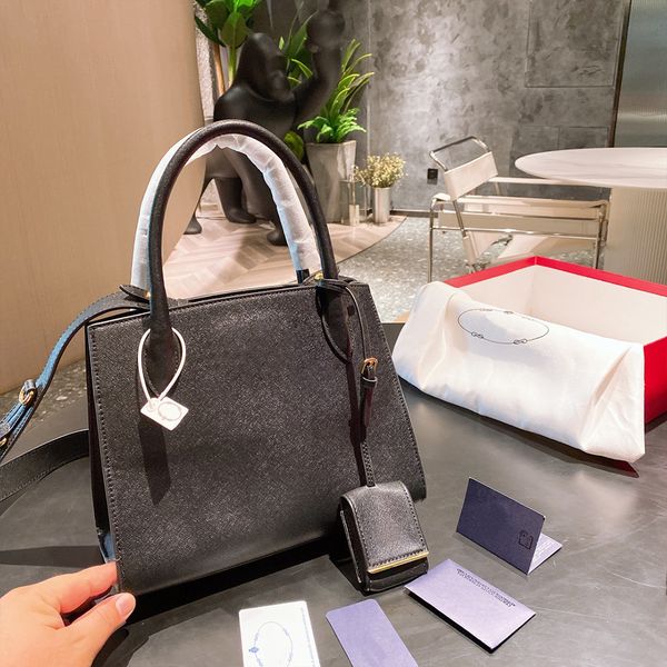 bag luxurys designer tote handbag women leather composite bags female crossbody vintage shoulder totes handbags 2021 with box
bag luxurys designer tote handbag women leather composite bags female crossbody vintage shoulder totes handbags 2021 with box