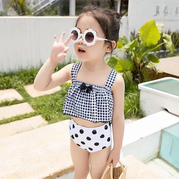 2021 new children's girls' lovely split in south korea bow plaid swimsuit, White;black
2021 new children's girls' lovely split in south korea bow plaid swimsuit, White;black