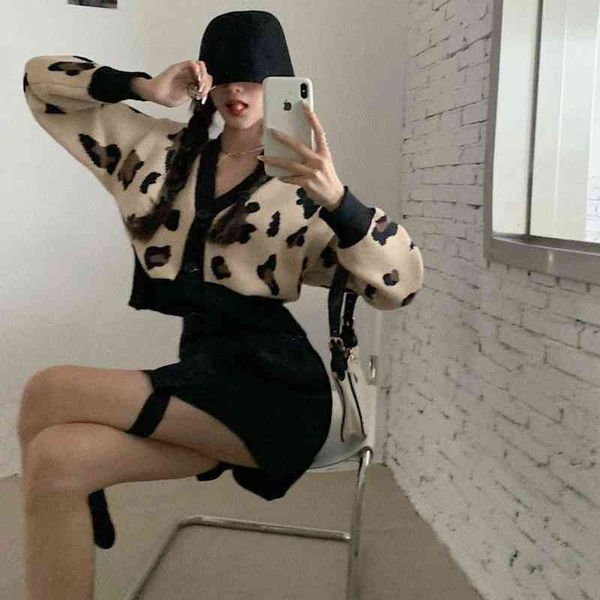 women's sweaters cropped cardigan with v-cleavage, vintage leopard cut shirt, long sleeve, elegant, feminine fashion d7ch, White;black
women's sweaters cropped cardigan with v-cleavage, vintage leopard cut shirt, long sleeve, elegant, feminine fashion d7ch, White;black
