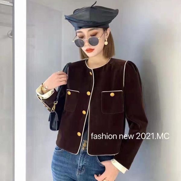 women's suits & blazers fall 2021 ladies metal buckle velvet small contrast stitching short suit jacket, White;black
women's suits & blazers fall 2021 ladies metal buckle velvet small contrast stitching short suit jacket, White;black
