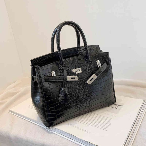 messenger women's large capacity 2020 new fashion crocodile single shoulder kelly versatile handbag
messenger women's large capacity 2020 new fashion crocodile single shoulder kelly versatile handbag