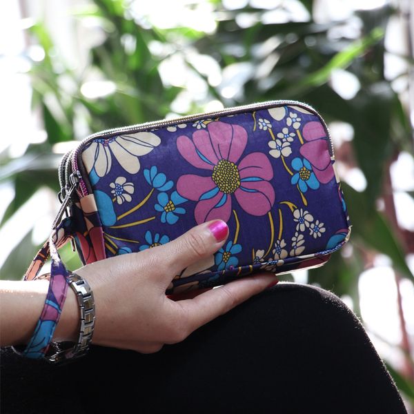 2020 new fashion women purse female long clutch bag three-layer zippered womens wallet large-capacity mobile phone bag bolsas, Red;black
2020 new fashion women purse female long clutch bag three-layer zippered womens wallet large-capacity mobile phone bag bolsas, Red;black