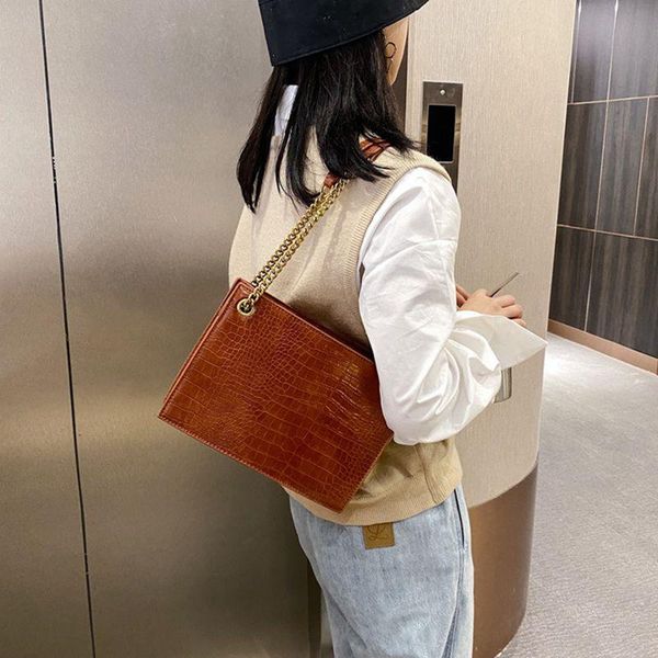 classic crocodile pattern vintage square chain pu leather shoulder bags for women luxury handbag female designer hand bag
classic crocodile pattern vintage square chain pu leather shoulder bags for women luxury handbag female designer hand bag