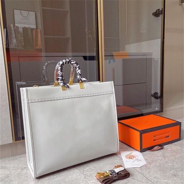 2021 new sheepskin crossbody bag women luxurys designers bags shoulder bag luxurys designers crossbody bags 41 36cm 20233k, Black
2021 new sheepskin crossbody bag women luxurys designers bags shoulder bag luxurys designers crossbody bags 41 36cm 20233k, Black