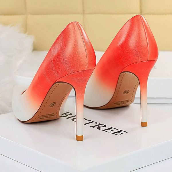 dress shoes fashion pointed toe woman pumps pu leather women heels large size high stiletto office 2022, Black
dress shoes fashion pointed toe woman pumps pu leather women heels large size high stiletto office 2022, Black