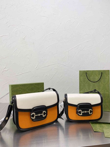 luxury design handbag gujia saddle 1955 horse clasp hand 2021 early spring series orange white color matching fashion bag
luxury design handbag gujia saddle 1955 horse clasp hand 2021 early spring series orange white color matching fashion bag