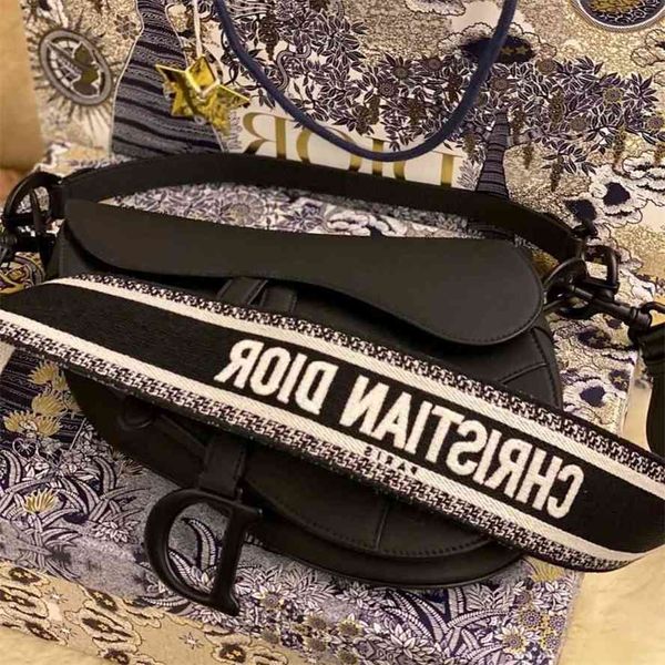 handbagd 2021 casual and fashionable portable crossbody saddle bag matte black handbaggg bag
handbagd 2021 casual and fashionable portable crossbody saddle bag matte black handbaggg bag