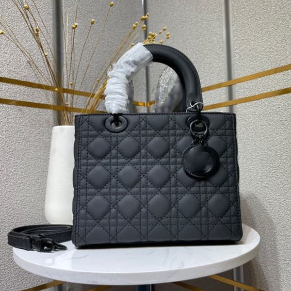 handbags shoulder bag women handbag designer wallet casual messenger bags party dinner bag backpack coin purse 
handbags shoulder bag women handbag designer wallet casual messenger bags party dinner bag backpack coin purse