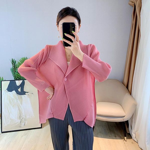 women's jackets plus size jacket for women autumn 2021 lapel long sleeved single button loose elastic miyake pleated cardigan solid col, Black;brown
women's jackets plus size jacket for women autumn 2021 lapel long sleeved single button loose elastic miyake pleated cardigan solid col, Black;brown
