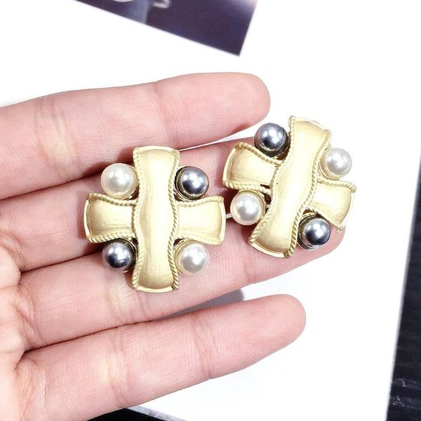 clip-on & screw back srcoi minimalist baroque gold color geometric cross pearl clip earrings elegant luxurious imitation pearls chic women, Silver
clip-on & screw back srcoi minimalist baroque gold color geometric cross pearl clip earrings elegant luxurious imitation pearls chic women, Silver