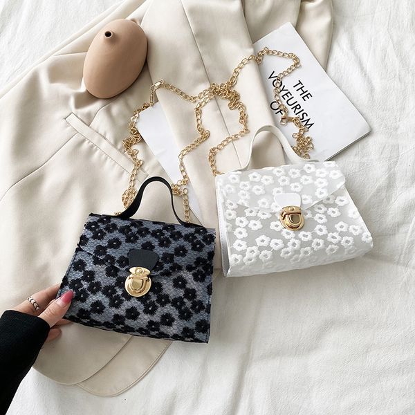 bag female 2021 summer new national style pvc embroidered single shoulder handbag transparent chain small square bag
bag female 2021 summer new national style pvc embroidered single shoulder handbag transparent chain small square bag