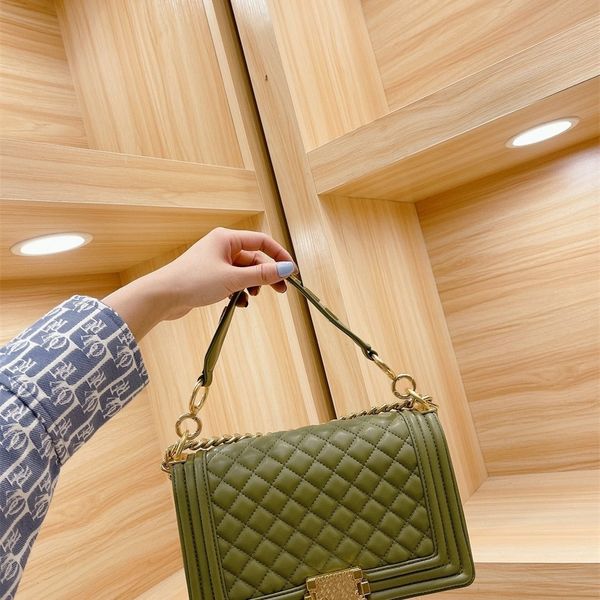 2021 new sheepskin crossbody bag women luxurys designers bags shoulder bag luxurys designers crossbody bags 26cm 1956p, Black 
2021 new sheepskin crossbody bag women luxurys designers bags shoulder bag luxurys designers crossbody bags 26cm 1956p, Black