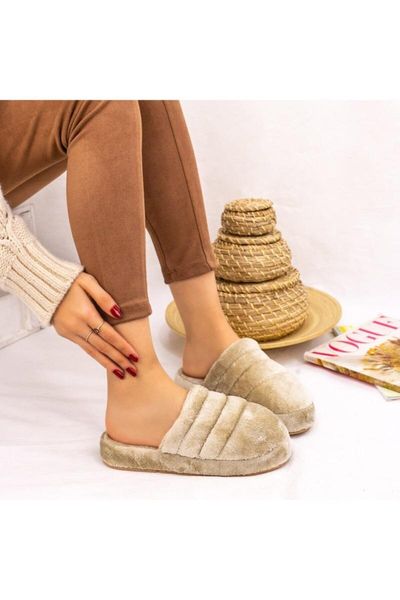 slippers women's beige fleece velvet home slipper, Black
slippers women's beige fleece velvet home slipper, Black