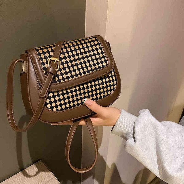 handbags bags fashion 2021 winter texture contrast single shoulder thousand bird lattice messenger bag, Black;red
handbags bags fashion 2021 winter texture contrast single shoulder thousand bird lattice messenger bag, Black;red