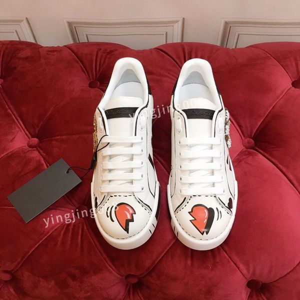fashion brand casual shoes men womens low sole canvas shoes leather black white original sole sneakers2023
fashion brand casual shoes men womens low sole canvas shoes leather black white original sole sneakers2023