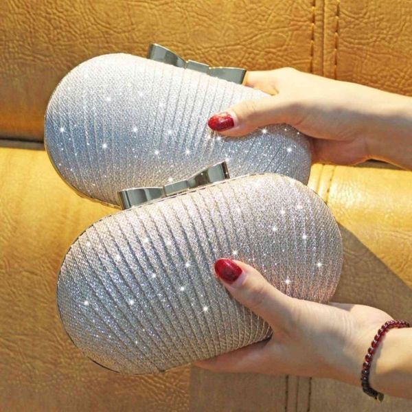 2021 dinner bag pleated butterfly head goose egg round hand women's banquet dress gold chain
2021 dinner bag pleated butterfly head goose egg round hand women's banquet dress gold chain