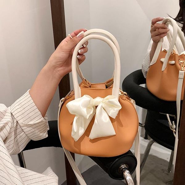female and 2021 retro portable bucket bag european wonton children dumpling cloud american fold messenger fashion chqso
female and 2021 retro portable bucket bag european wonton children dumpling cloud american fold messenger fashion chqso