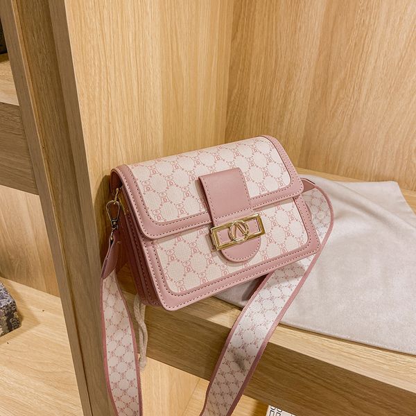 design handbag fashion bag women's 2021 new fashion net red printing small square bag texture shoulder belt single shoulder messenger
design handbag fashion bag women's 2021 new fashion net red printing small square bag texture shoulder belt single shoulder messenger