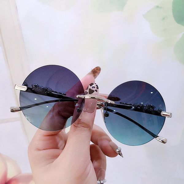 sunglasses abay round metal women elegant rimless trimmed eyewear female girls men's street shooting camping hiking uv400 oculos, White;black
sunglasses abay round metal women elegant rimless trimmed eyewear female girls men's street shooting camping hiking uv400 oculos, White;black