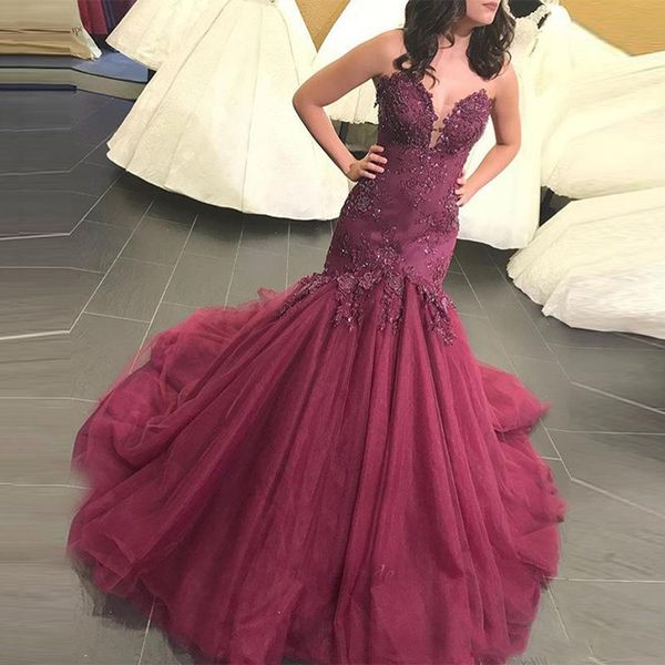 burgundy strapless lace mermaid long evening dresses with beaded appliques sweetheart sweep train tulle formal prom party gowns, Black;red
burgundy strapless lace mermaid long evening dresses with beaded appliques sweetheart sweep train tulle formal prom party gowns, Black;red
