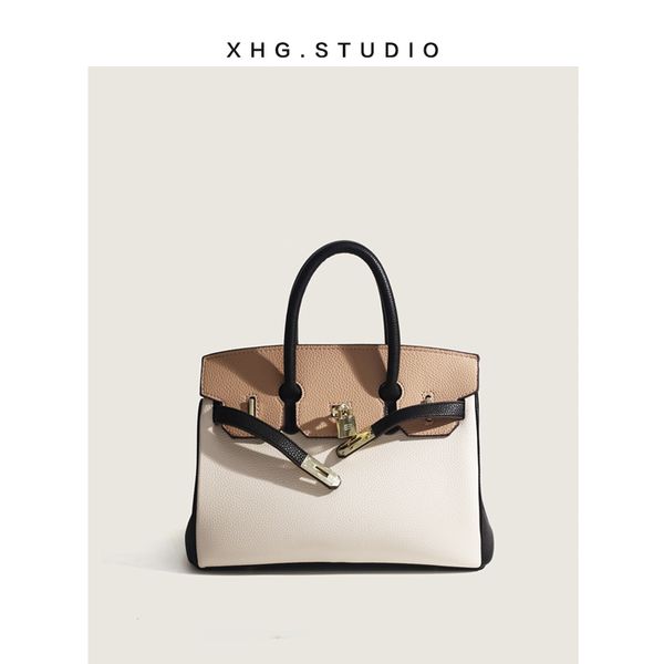 large capacity female 2021 new fashion litchi pattern versatile portable one shoulder messenger bag
large capacity female 2021 new fashion litchi pattern versatile portable one shoulder messenger bag