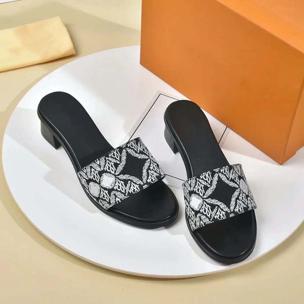women summer rubber sandals beach slide fashion scuffs slippers indoor shoes size eur 35-42 with box 13, Black
women summer rubber sandals beach slide fashion scuffs slippers indoor shoes size eur 35-42 with box 13, Black
