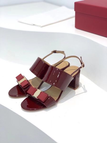 2021 sandals woman designer sandal sale bow one word with classic ribbon thick heel 5.5cm back strap cowhide cowhides patent leather size 34, Black
2021 sandals woman designer sandal sale bow one word with classic ribbon thick heel 5.5cm back strap cowhide cowhides patent leather size 34, Black