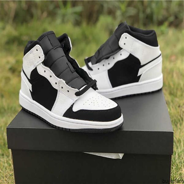 news 2021 jumpman 1 men women mid basketball shoes og black and white fearless obsidian mens womens banned bred toe chicagoa37
news 2021 jumpman 1 men women mid basketball shoes og black and white fearless obsidian mens womens banned bred toe chicagoa37