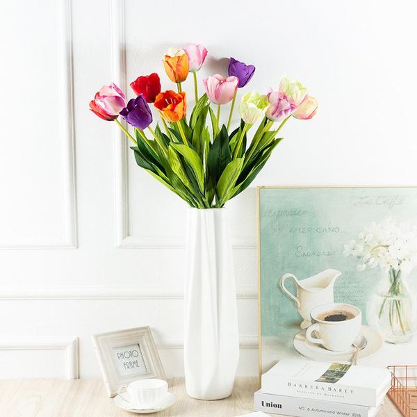 living room table placed wedding decoration garden landscaping fake flower bouquet
living room table placed wedding decoration garden landscaping fake flower bouquet