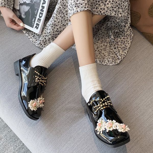 2021 new sweet flowers patent leather women fashion crystal chain low heel pumps woman british style pearl shoes ladies dtjb, Black
2021 new sweet flowers patent leather women fashion crystal chain low heel pumps woman british style pearl shoes ladies dtjb, Black