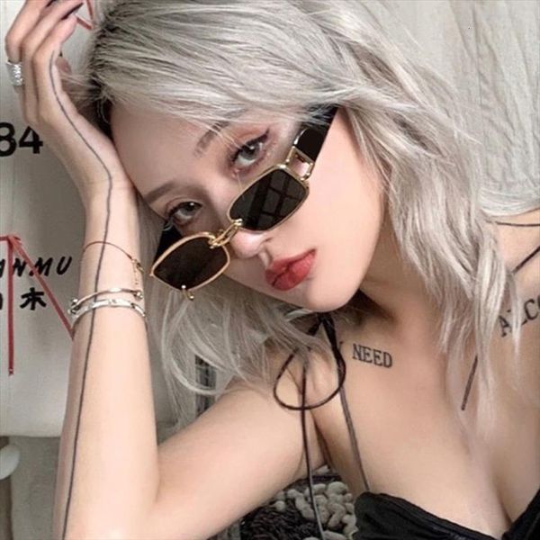 vintage square sunglasses for women brand designer metal sun glasses female fashion famous eyewear, White;black
vintage square sunglasses for women brand designer metal sun glasses female fashion famous eyewear, White;black