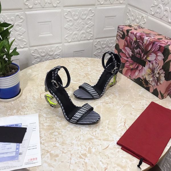 luxury designer brand shoes women new high-heel sandals with large gold buckle heel 9.5cm and box, Red;white
luxury designer brand shoes women new high-heel sandals with large gold buckle heel 9.5cm and box, Red;white