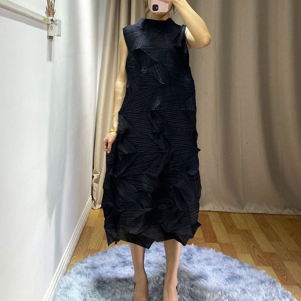 2021 new pleats summer women overall high collar loose large size diamond pleated sleeveless a-line 1028 xw1o, Black;gray
2021 new pleats summer women overall high collar loose large size diamond pleated sleeveless a-line 1028 xw1o, Black;gray