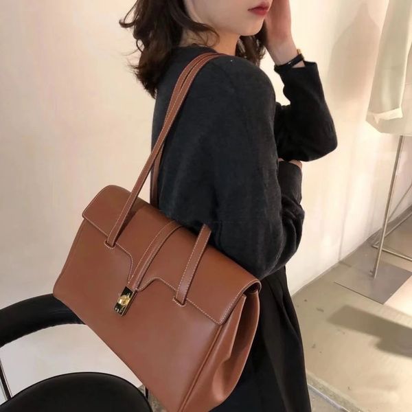 luxury handbags bag female 2020 new cousin liu wen same big bag single shoulder cowhide large capacity h66j gl6v
luxury handbags bag female 2020 new cousin liu wen same big bag single shoulder cowhide large capacity h66j gl6v