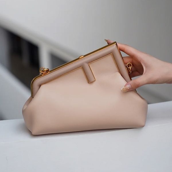 designer bag fend handbags f family cloud first lambskin single shoulder messenger holding clip dinner cz
designer bag fend handbags f family cloud first lambskin single shoulder messenger holding clip dinner cz