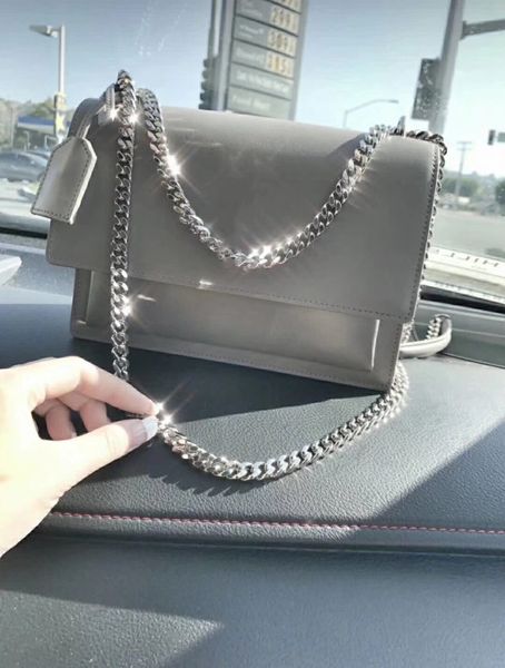 luxurys designers fashionable designer bags 2021 fashion women's chain shoulder handbag purse personalized shopping tote leather messen
luxurys designers fashionable designer bags 2021 fashion women's chain shoulder handbag purse personalized shopping tote leather messen