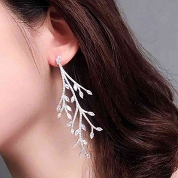 2021 fashion set horse eye zircon leaf 925 silver popular asymmetric lady earrings, Golden
2021 fashion set horse eye zircon leaf 925 silver popular asymmetric lady earrings, Golden