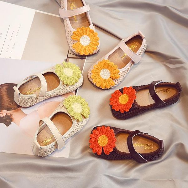 girls' autumn 2021 new korean soft sole woven non slip single shoes children' flower princess shoes, Black;grey
girls' autumn 2021 new korean soft sole woven non slip single shoes children' flower princess shoes, Black;grey