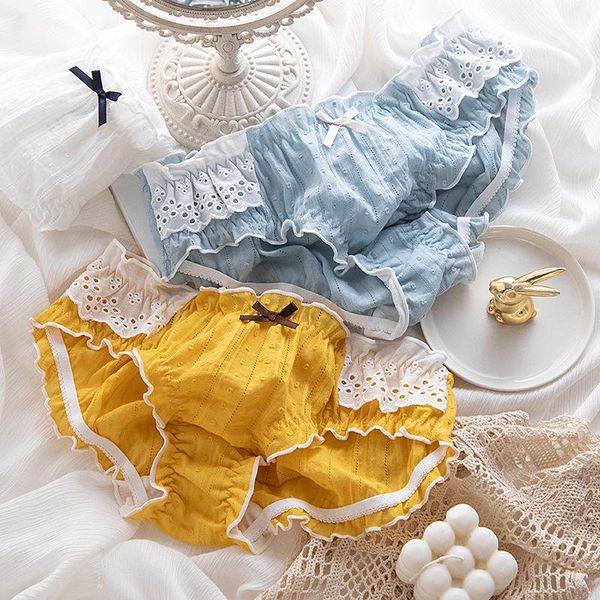 women's panties 4-color pure cotton briefs japanese hollow low waist ladies lace-side retro shorts trend stitching student cute blue ka, Black;pink
women's panties 4-color pure cotton briefs japanese hollow low waist ladies lace-side retro shorts trend stitching student cute blue ka, Black;pink